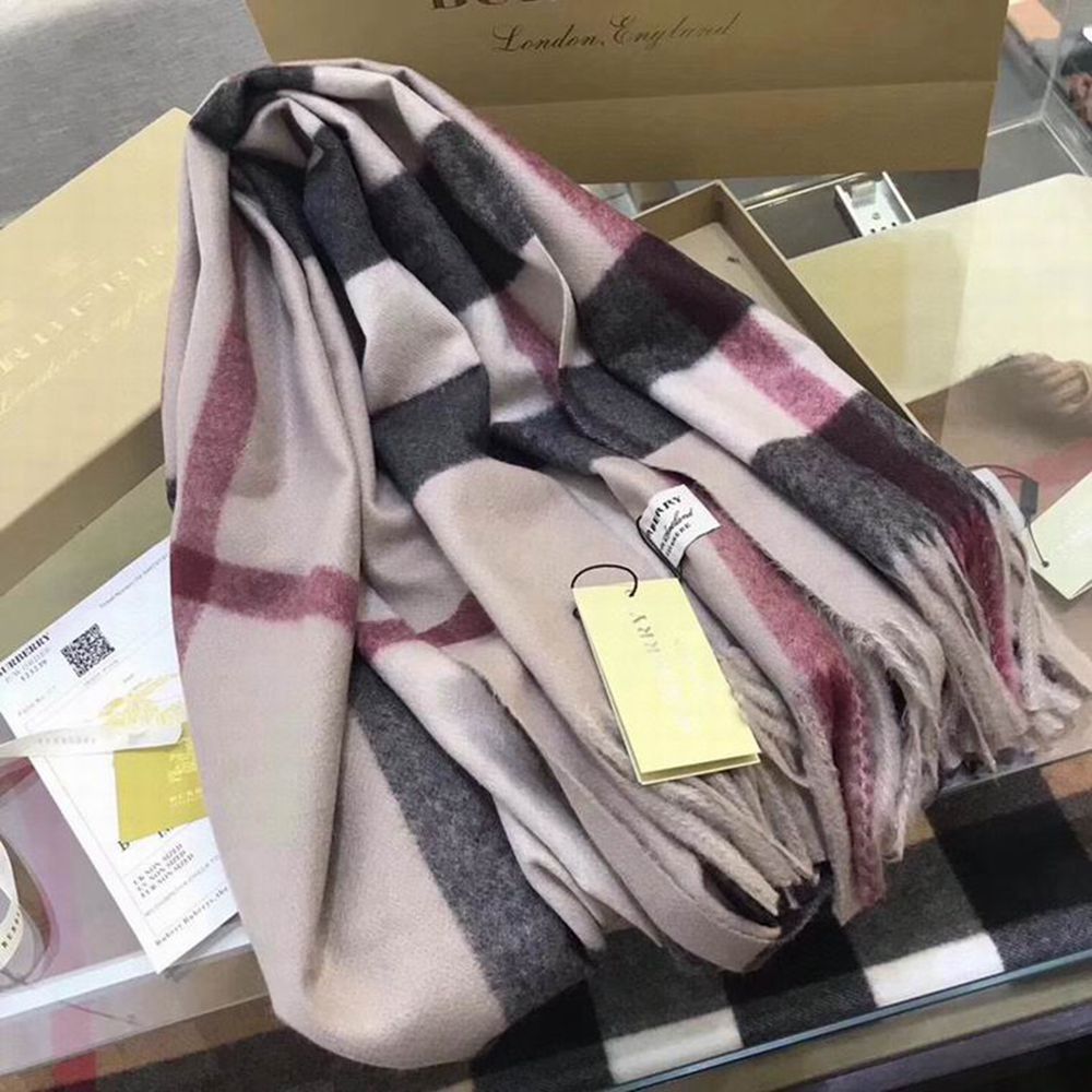 Bv*b*rry Scarf